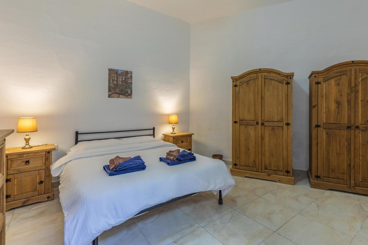 Bormla - Comfortable Two Bedroom Apartment Cospicua Exterior foto