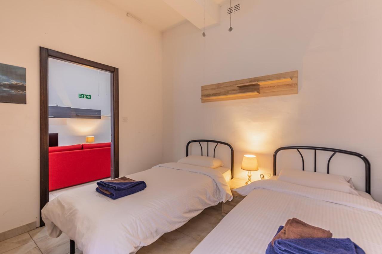 Bormla - Comfortable Two Bedroom Apartment Cospicua Exterior foto